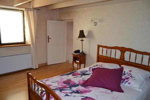 Plougasnou (29630) Plougasnou, proche Terenez, Longère rénovée avec 2 hectares de terrain.