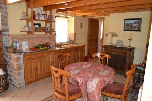 Plougasnou (29630) Plougasnou, proche Terenez, Longère rénovée avec 2 hectares de terrain.