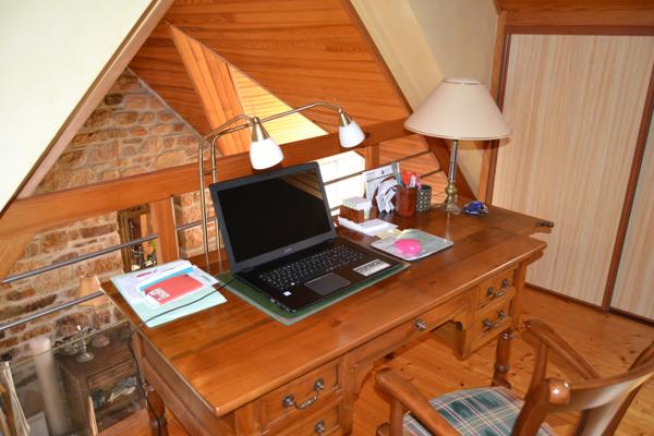 Plougasnou (29630) Plougasnou, proche Terenez, Longère rénovée avec 2 hectares de terrain.