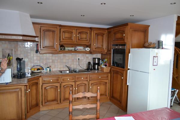 Plougasnou (29630) Plougasnou, proche Terenez, Longère rénovée avec 2 hectares de terrain.