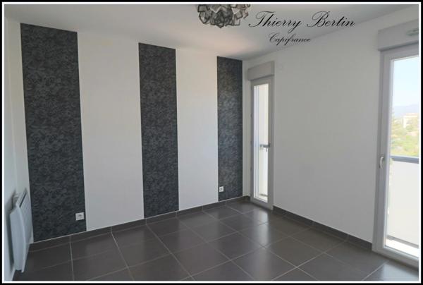 Appartement à vendre 3 pièces FREJUS (83)