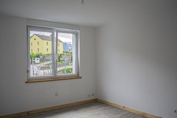 Cornimont (88310) VOSGES, CORNIMONT. Appartement 4 chambres entièrement rénové. Cave, grenier