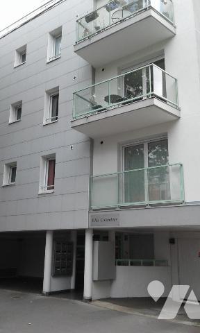 APPARTEMENT EDIFIE EN 2003 PARKING PRIVE