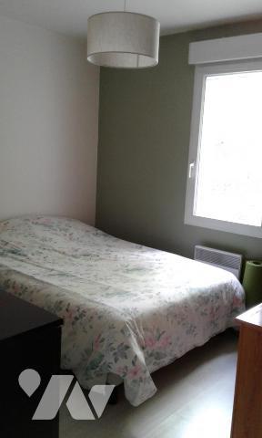 APPARTEMENT EDIFIE EN 2003 PARKING PRIVE