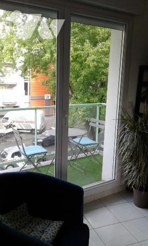 APPARTEMENT EDIFIE EN 2003 PARKING PRIVE