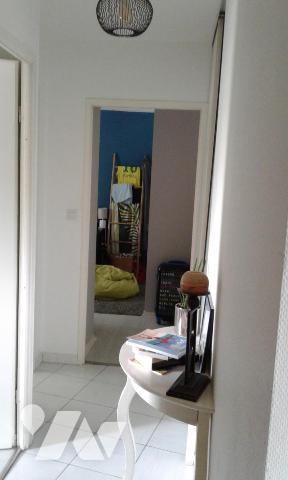 APPARTEMENT EDIFIE EN 2003 PARKING PRIVE