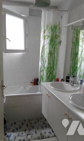 APPARTEMENT EDIFIE EN 2003 PARKING PRIVE