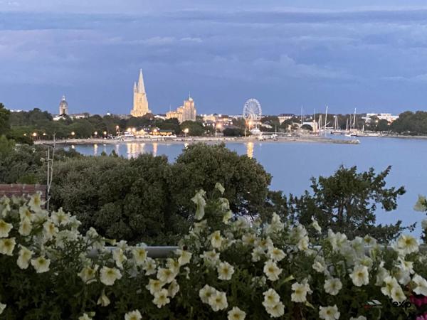 BIEN DE LUXE UNIQUE À LA ROCHELLE