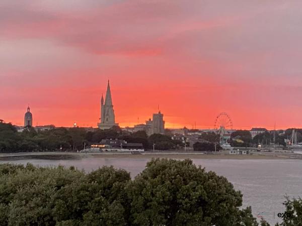 BIEN DE LUXE UNIQUE À LA ROCHELLE