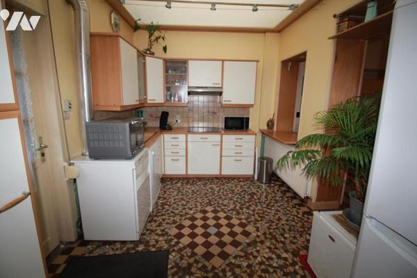 CAMBRAI, proche Labo, maison de ville , 2 garages et cour