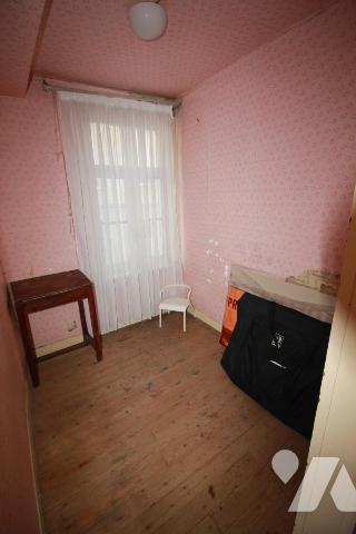 CAMBRAI, proche Labo, maison de ville , 2 garages et cour