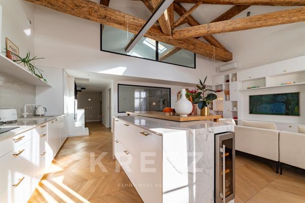 Superbe duplex comme une maison en centre ville