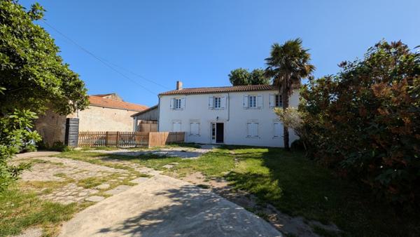 Maison  6 pièce(s)  3 chambre(s)  140 m²