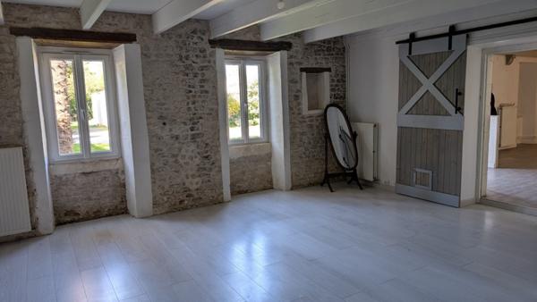 Maison  6 pièce(s)  3 chambre(s)  140 m²