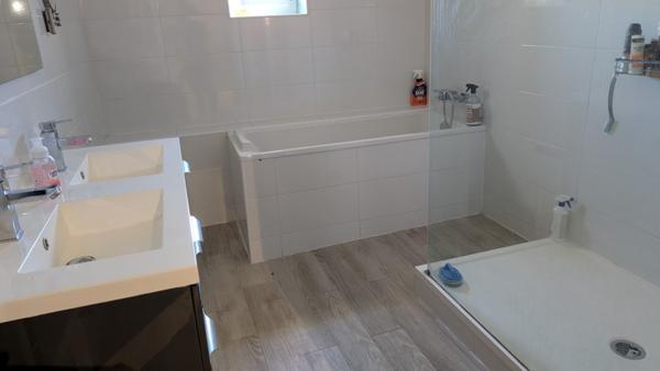 Maison  6 pièce(s)  3 chambre(s)  140 m²