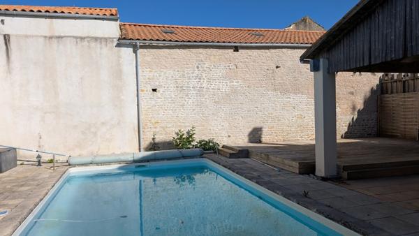 Maison  6 pièce(s)  3 chambre(s)  140 m²