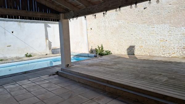 Maison  6 pièce(s)  3 chambre(s)  140 m²