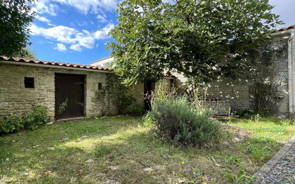 Maison à vendre    5 pièces •  Thairé