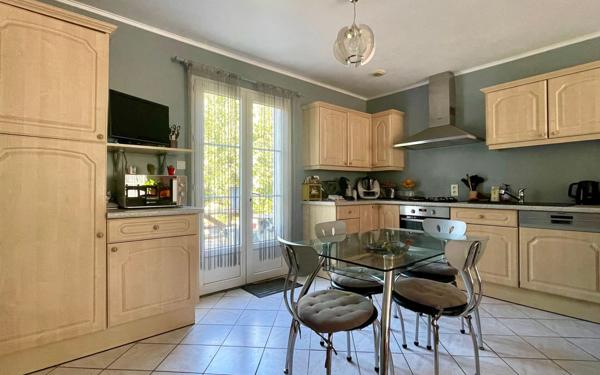 Maison à vendre    5 pièces •  Thairé