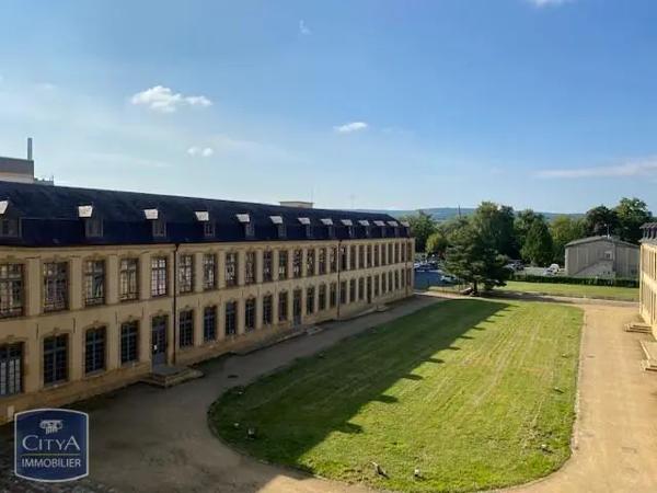 Appartement à louer 2 pièces 61.8m² Sedan (08200)