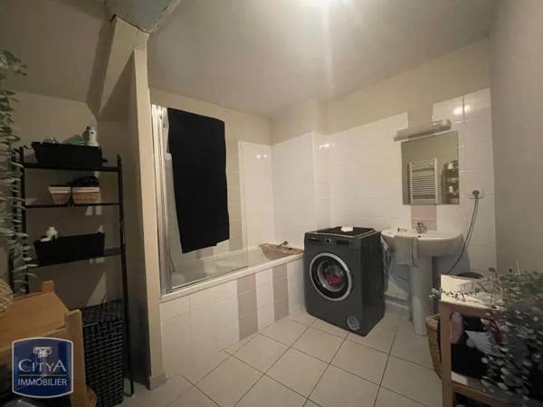 Appartement à louer 2 pièces 61.8m² Sedan (08200)