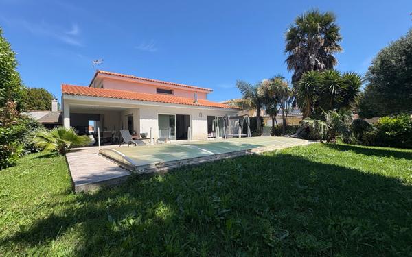 Maison à vendre    5 pièces •  Claira