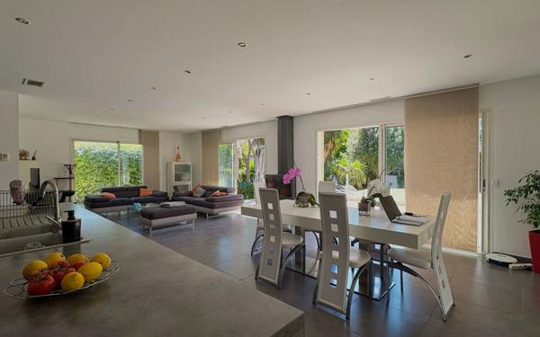 Maison à vendre    5 pièces •  Claira