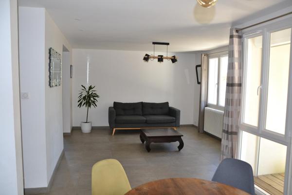 Maison entièrement rénovée avec jardin, grande terrasse et 4 chambres possibles à Cambon d'Albi