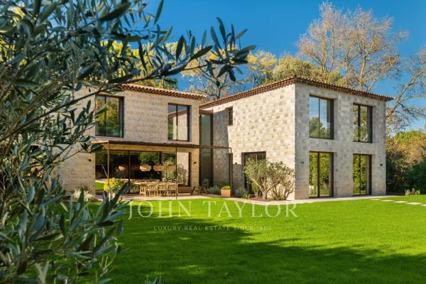 Luxueuse Villa Contemporaine Proche de l'Étang de Font Merle
