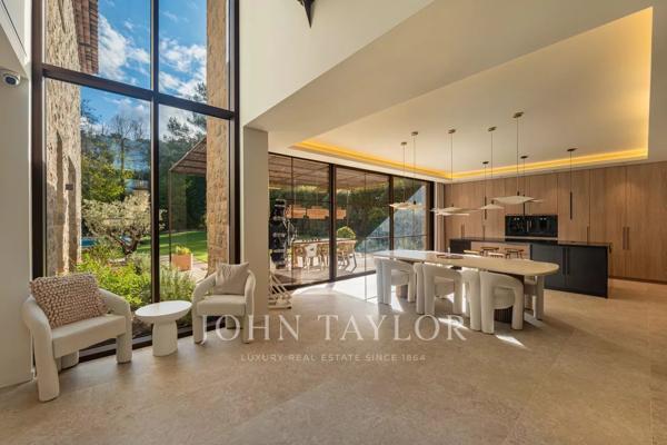 Luxueuse Villa Contemporaine Proche de l'Étang de Font Merle