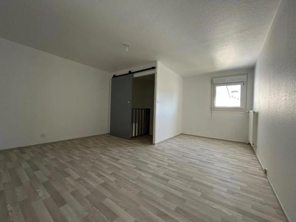 Appartement à louer 4 pièces 82.66m²