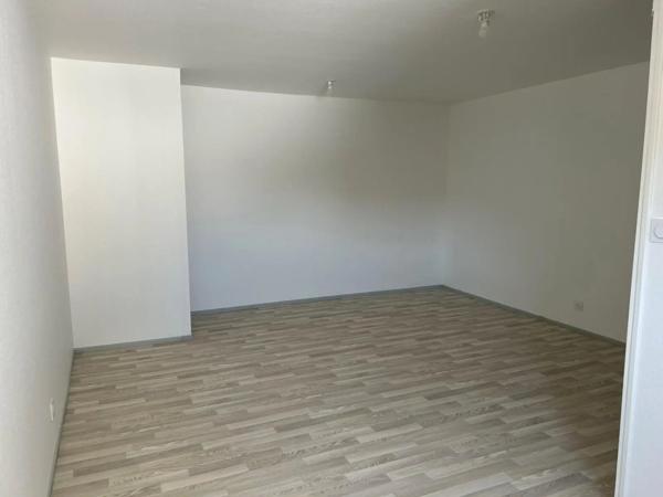 Appartement à louer 4 pièces 82.66m²