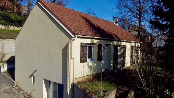 La Ville-du-Bois (91620) LA-VILLE-DU-BOIS - MAISON INDIVIDUELLE DE PLAIN-PIED - SOUS-SOL TOTAL - JARDIN 855 M2