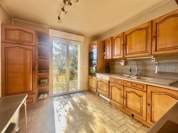 La Ville-du-Bois (91620) LA-VILLE-DU-BOIS - MAISON INDIVIDUELLE DE PLAIN-PIED - SOUS-SOL TOTAL - JARDIN 855 M2