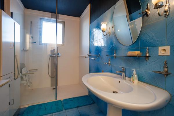 En exclusivité, Saint-Yan(71) à vendre – Maison de 125 m² avec sous-sol complet et véranda