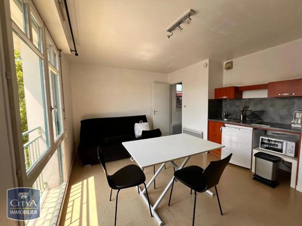 Appartement à louer 1 pièce 21.86m² Laval (53000)