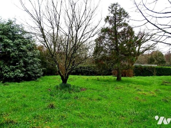 Terrain avec façade de 18 mètres linéaires