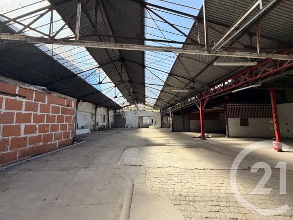 Immeuble à vendre  1119 m 2   MOULINS  - 03