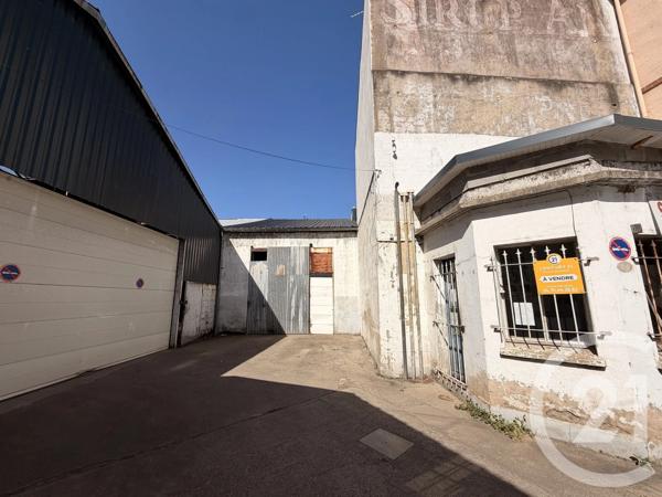 Immeuble à vendre  1119 m 2   MOULINS  - 03