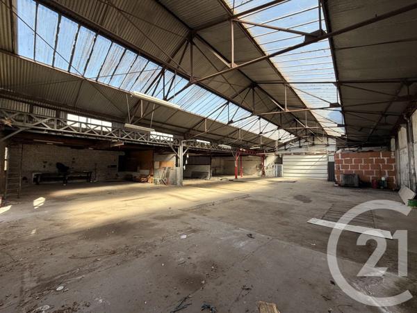 Immeuble à vendre  1119 m 2   MOULINS  - 03