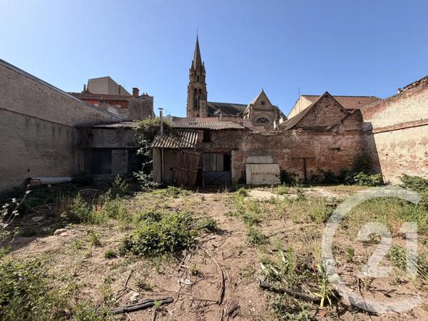 Immeuble à vendre  1119 m 2   MOULINS  - 03