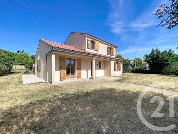 Appartement F4 à vendre  4 pièces - 140,33 m 2   RIOM  - 63