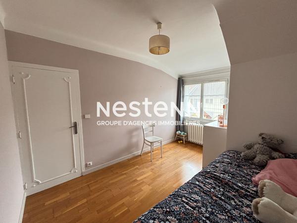 Nestenn Igny - Maison familiale sur le secteur de Gommonvilliers avec dépendance en fond de parcelle - A deux pas des commerces Place de la Ferme - Proche école Jules Ferry et collège Emile Zola- Proche axes routiers A6/N118- Plateau de Saclay et Vélizy