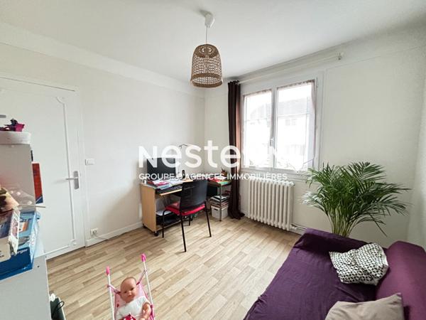 Nestenn Igny - Maison familiale sur le secteur de Gommonvilliers avec dépendance en fond de parcelle - A deux pas des commerces Place de la Ferme - Proche école Jules Ferry et collège Emile Zola- Proche axes routiers A6/N118- Plateau de Saclay et Vélizy