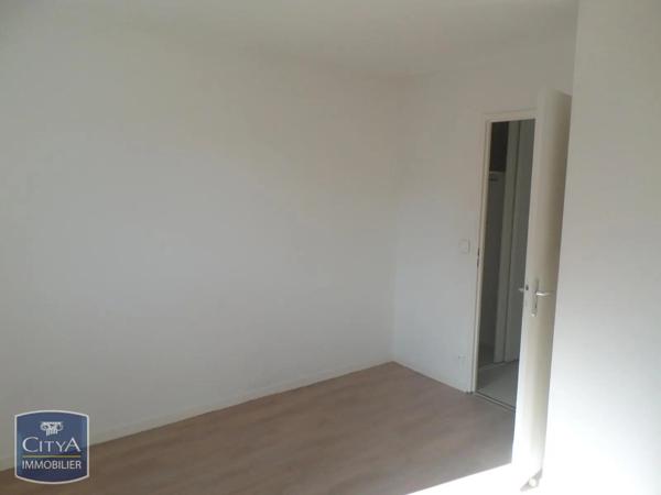 Appartement à louer 2 pièces 46.75m² Hénin-Beaumont (62110)