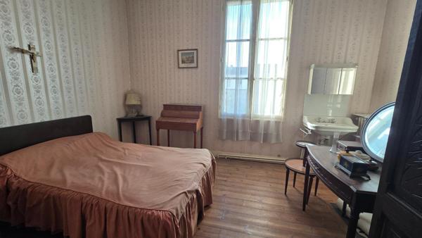 échoppe double quartier croix blanche 4 chambres, 2 bureaux, cave totale