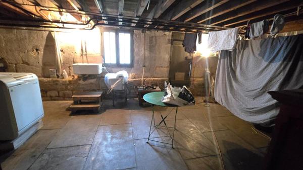 échoppe double quartier croix blanche 4 chambres, 2 bureaux, cave totale