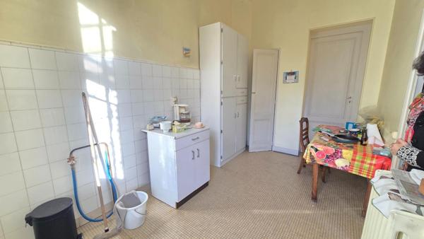 échoppe double quartier croix blanche 4 chambres, 2 bureaux, cave totale