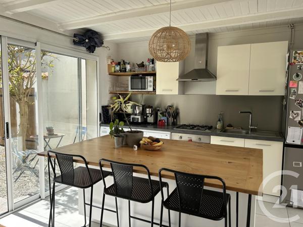 Maison à vendre  4 pièces - 90 m2 STE SOULLE - 17