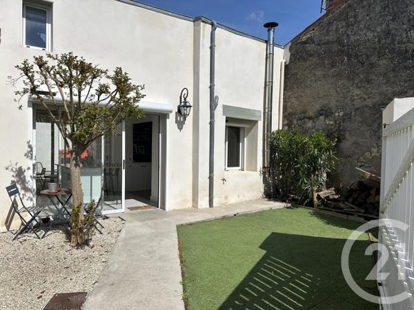 Maison à vendre  4 pièces - 90 m2 STE SOULLE - 17